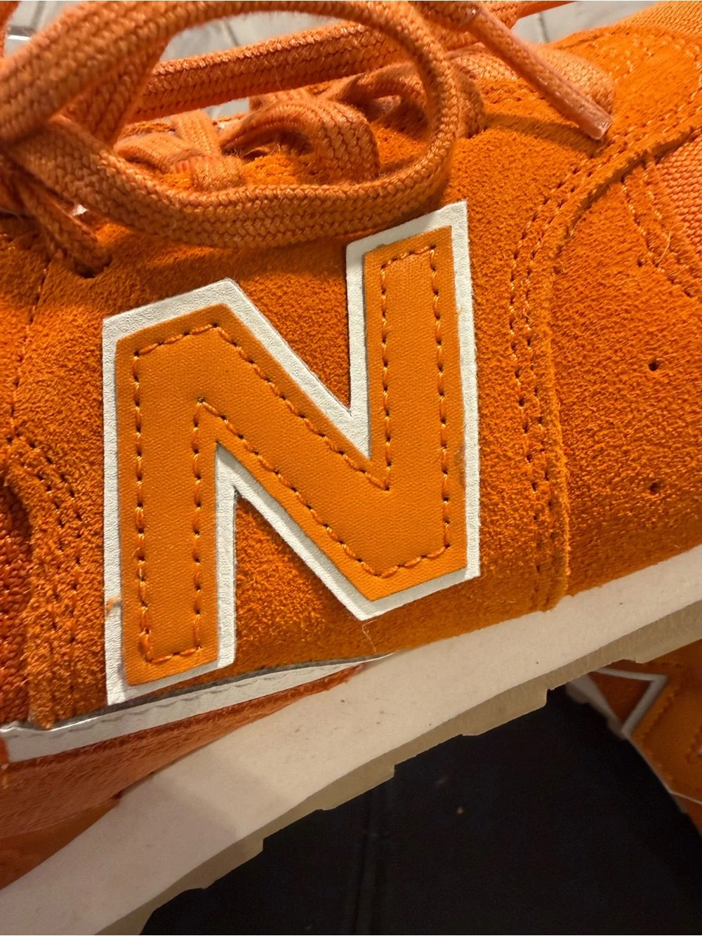 New Balance Woman’s 696 Orange Burst Suede Sz 7 NEW Iconic Retro Vibe - Picture 5 of 10